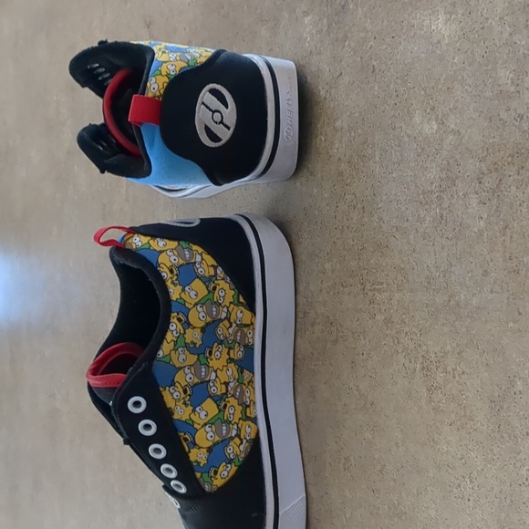 The Simpsons x Heelys Kids Shoes size 2 - Picture 3 of 5